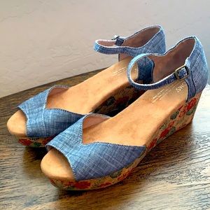 TOMS Floral/Chambray Wedges